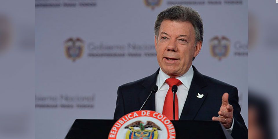 Se accidenta la caravana del presidente Juan Manuel Santos - fot19ene15-41