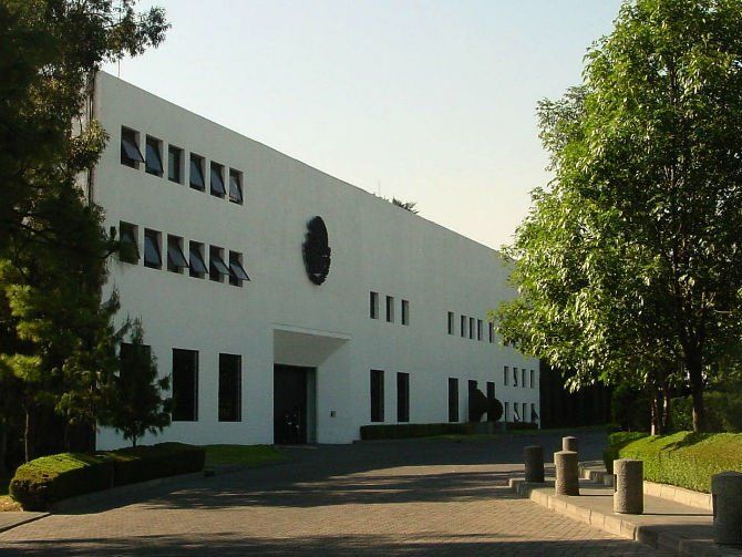 INAI: Presidencia deberá informar de remodelación en Los Pinos - los_pinos3