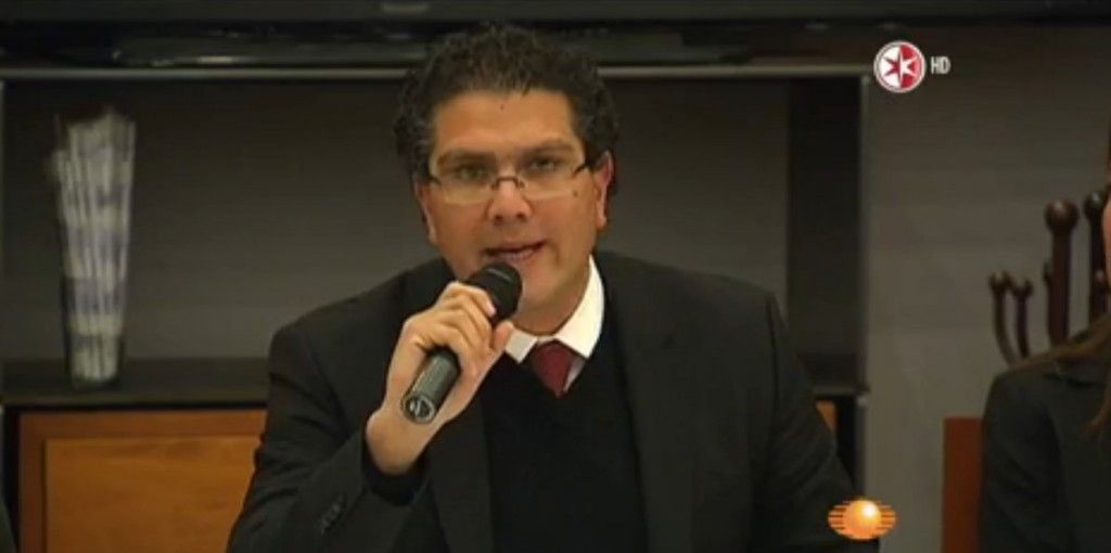 Legisladores exigen quitar suspensión a evaluaciones de maestros - renuncia_ros_piter_a_la_candidatura_al_gobierno_de_guerrero1-1024x510