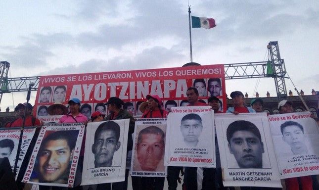 Dos nuevas caravanas por los 43 normalistas - zocalo_ayotzinapa_26_enero_-_ayotzinapafeed1