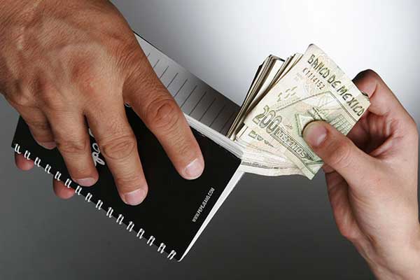 EPN promulgará Sistema Nacional Anticorrupción - corrupcion_zocalo3