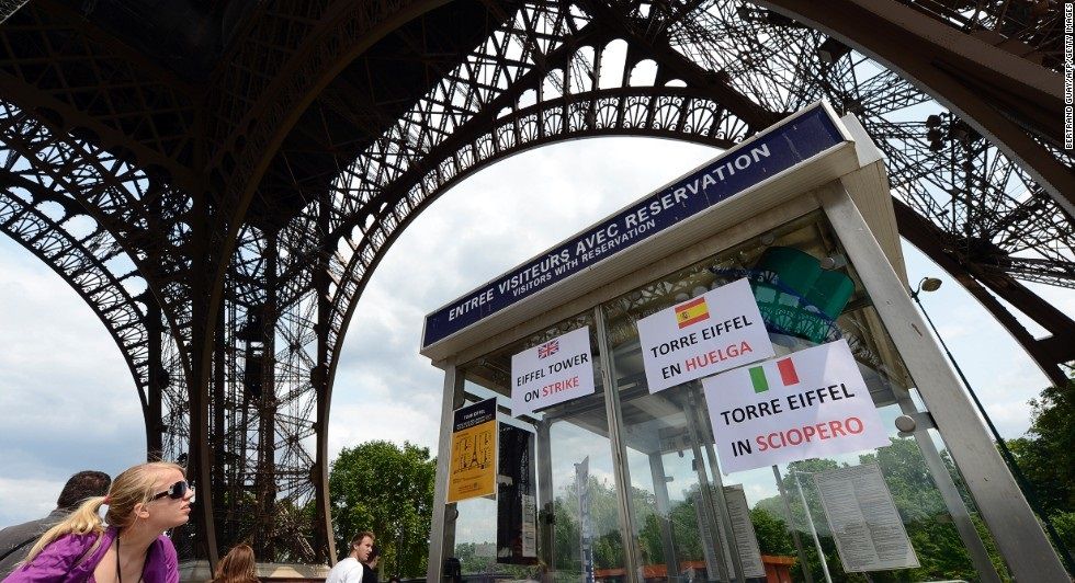 Cierran la Torre Eiffel por robos - 130627142010-eiffel-tower-reopen-horizontal-large-gallery1