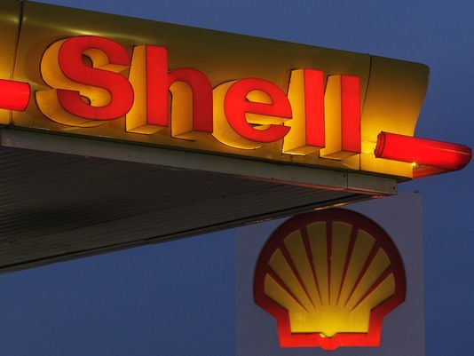Gasolinas bajarían en 2016: SHCP - 635640632235943447-afp-britain-energy-oil-company-earnings-shell1