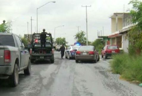 Ejecutan a un hombre y a una mujer en Apodaca - Cadaveres_hombre_mujer_Apodaca-asesinan_hombre_mujer_Apodaca-homicidio_Apodaca_MILIMA20150619_0166_11