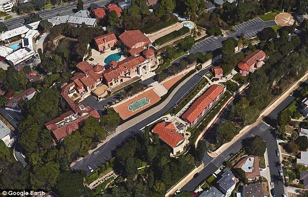 Katy Perry enfrenta batalla legal por compra de convento - Convento-3