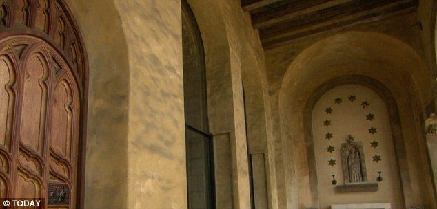 Katy Perry enfrenta batalla legal por compra de convento - Convento-6