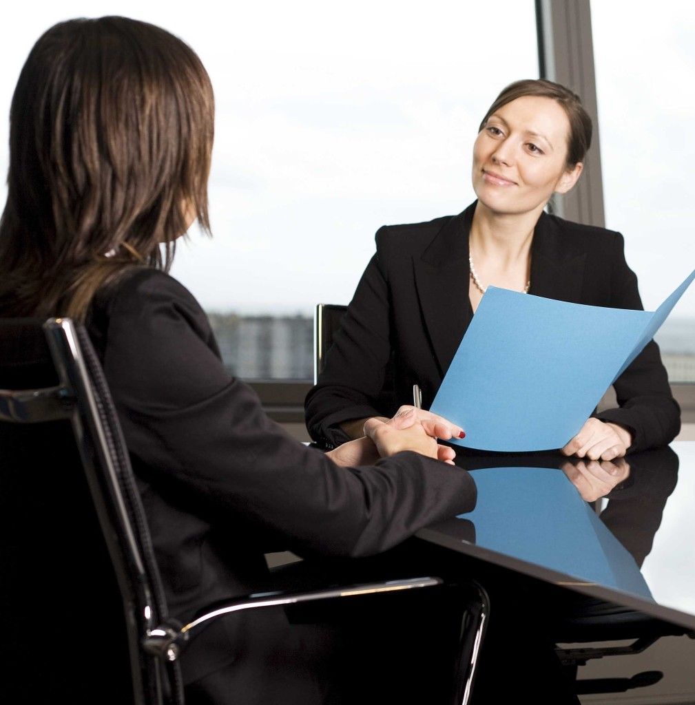 Técnicas para una videoentrevista de trabajo - Entrevista-de-trabajo2-1009x1024