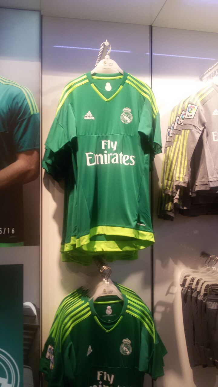 Fotos y video de la nueva playera del Real Madrid - IMG-20150615-WA0002