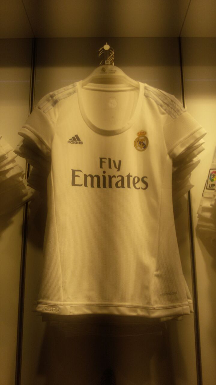 Fotos y video de la nueva playera del Real Madrid - IMG-20150615-WA0003