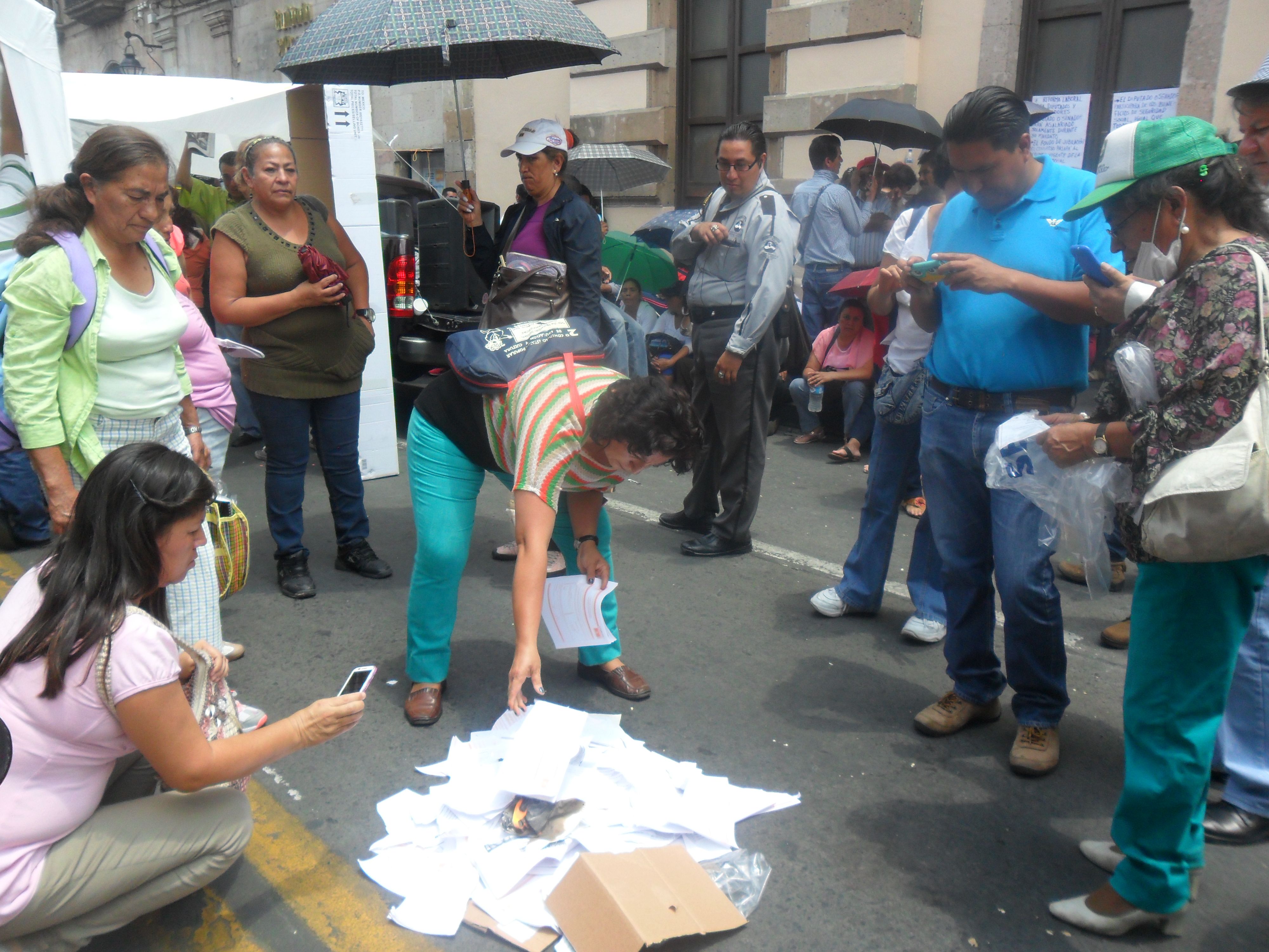 CNTE prepara boicot de la evaluación a maestros - SAM_4261