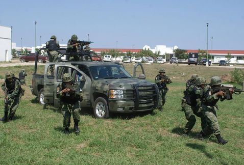 La SEDENA ha detenido a 16 mil 272 personas en este sexenio - Sedena-Semar-participan-operativos-victimas_MILIMA20150331_0068_11