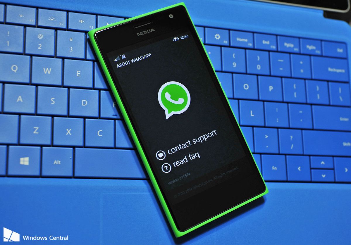 WhatsApp habilita llamadas de voz en Windows Phone - WhatsApp_lead_Lumia_730_bluekeyboard