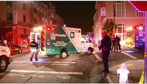 Mueren seis personas al desplomarse un balcón en California - balc