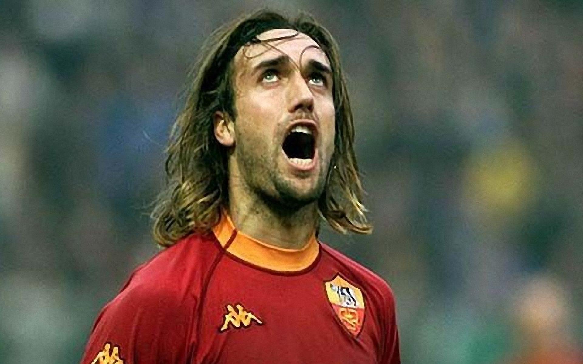 Batistuta busca un trasplante de tobillo - bati