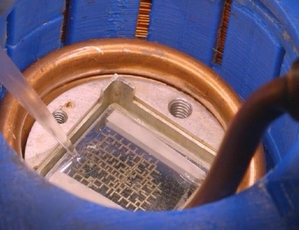 Inventan una computadora que funciona con gotas de agua - computadora-agua