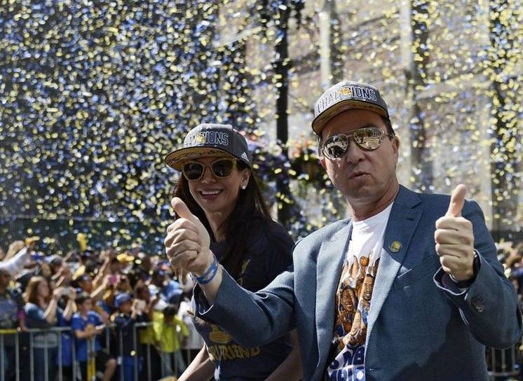 Golden State desfila por las calles de Oakland - desfile-4