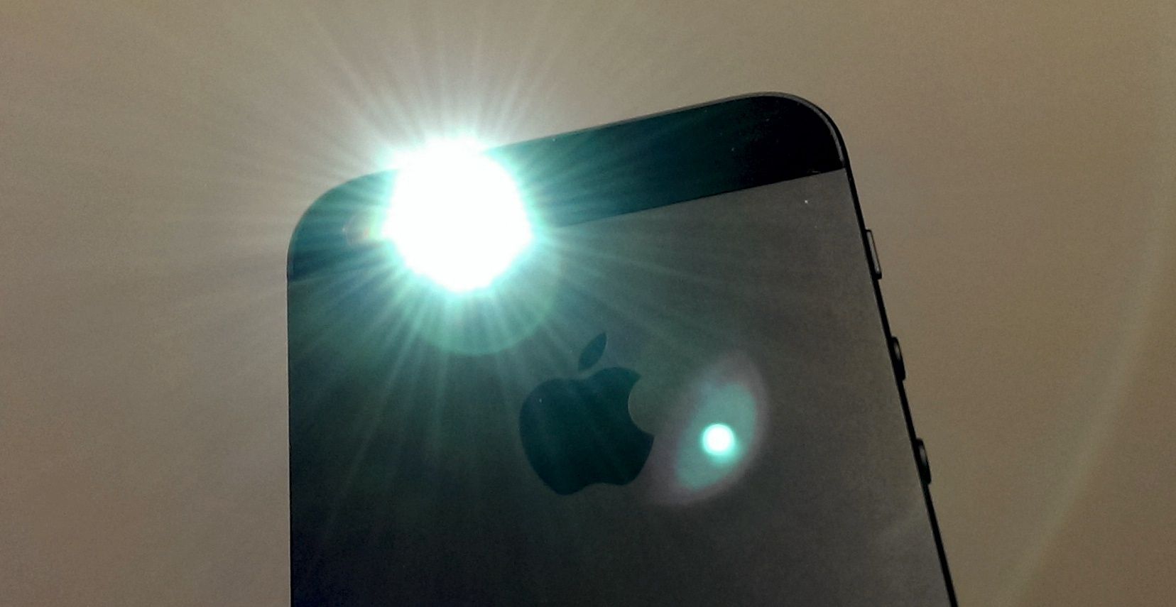 Descubre 7 trucos útiles para tu iPhone - iPhone-5-Flash-LED-Alert