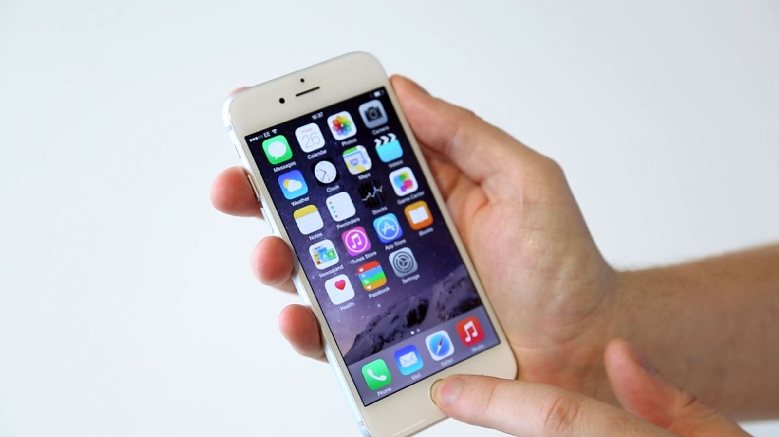 iOS 9 extenderá la duración de la batería en iPhones - iphone-6-review-apple-sets-new-standard-smartphones