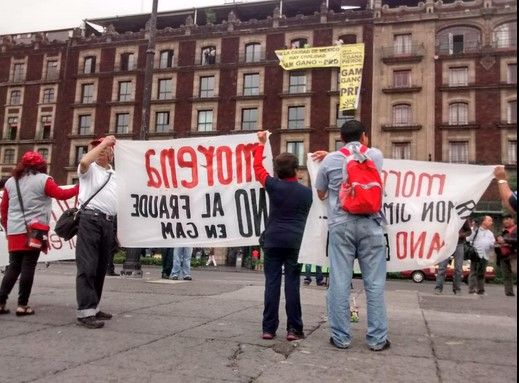 Realiza Morena caminata de protesta en el Zócalo - milenio