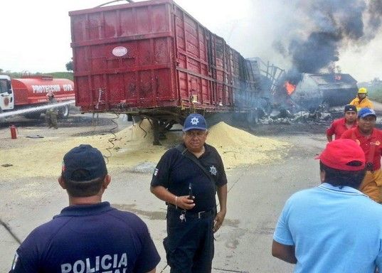 Explota pipa en carretera Coatzacoalcos-Cárdenas - pipa