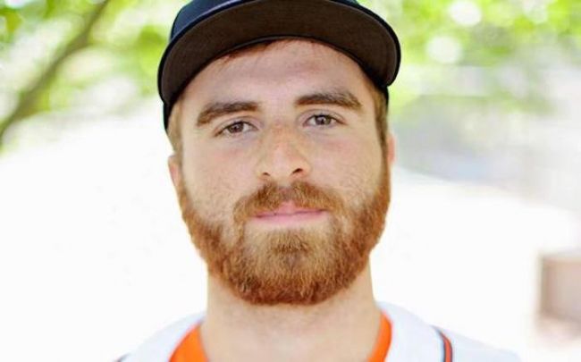 Pitcher gay abre partido de beisbol - the-sonoma-stompers-are-an-independent-professional-baseball-team