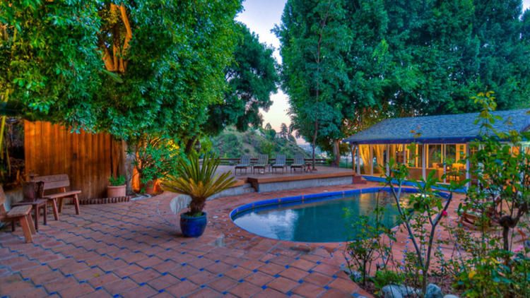 Salma Hayek renta su casa de Hollywood - 11la-fi-hotprop-salma-hayek-20150721-pictures-016