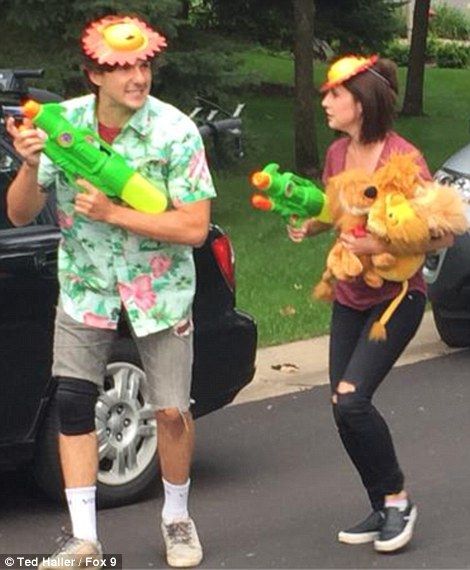 Acusan a dentista de matar a león en Zimbabue - 2AEB837100000578-3178135-image-m-29_1438144467684