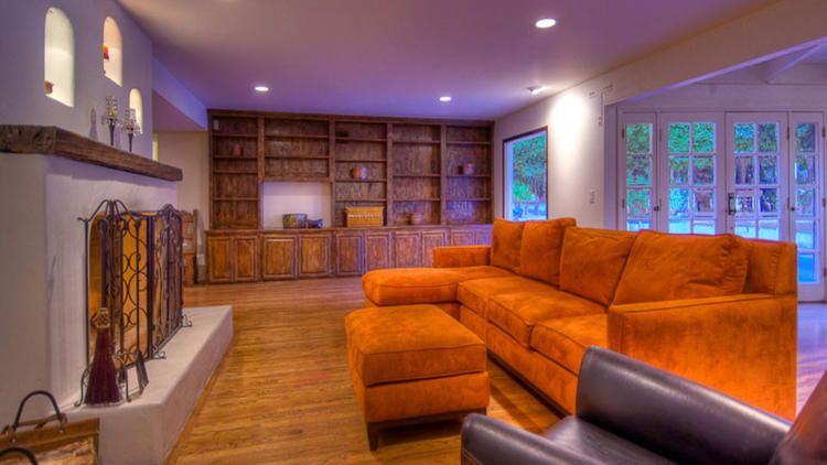 Salma Hayek renta su casa de Hollywood - 2la-fi-hotprop-salma-hayek-20150721-pictures-026