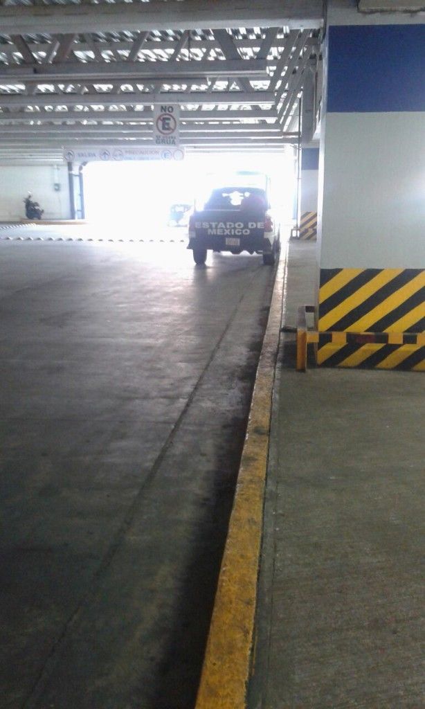 Policías rompiendo las reglas - 8331dee390fa47553507e8bfc358c452-614x1024