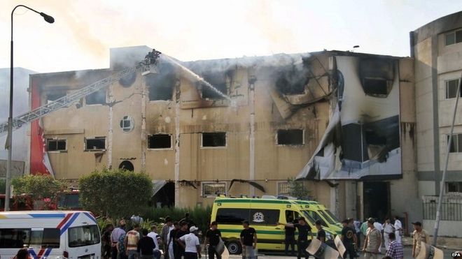 Mueren 25 personas por incendio en fábrica de Egipto - Fábrica-de-muebles-egipto-BBC