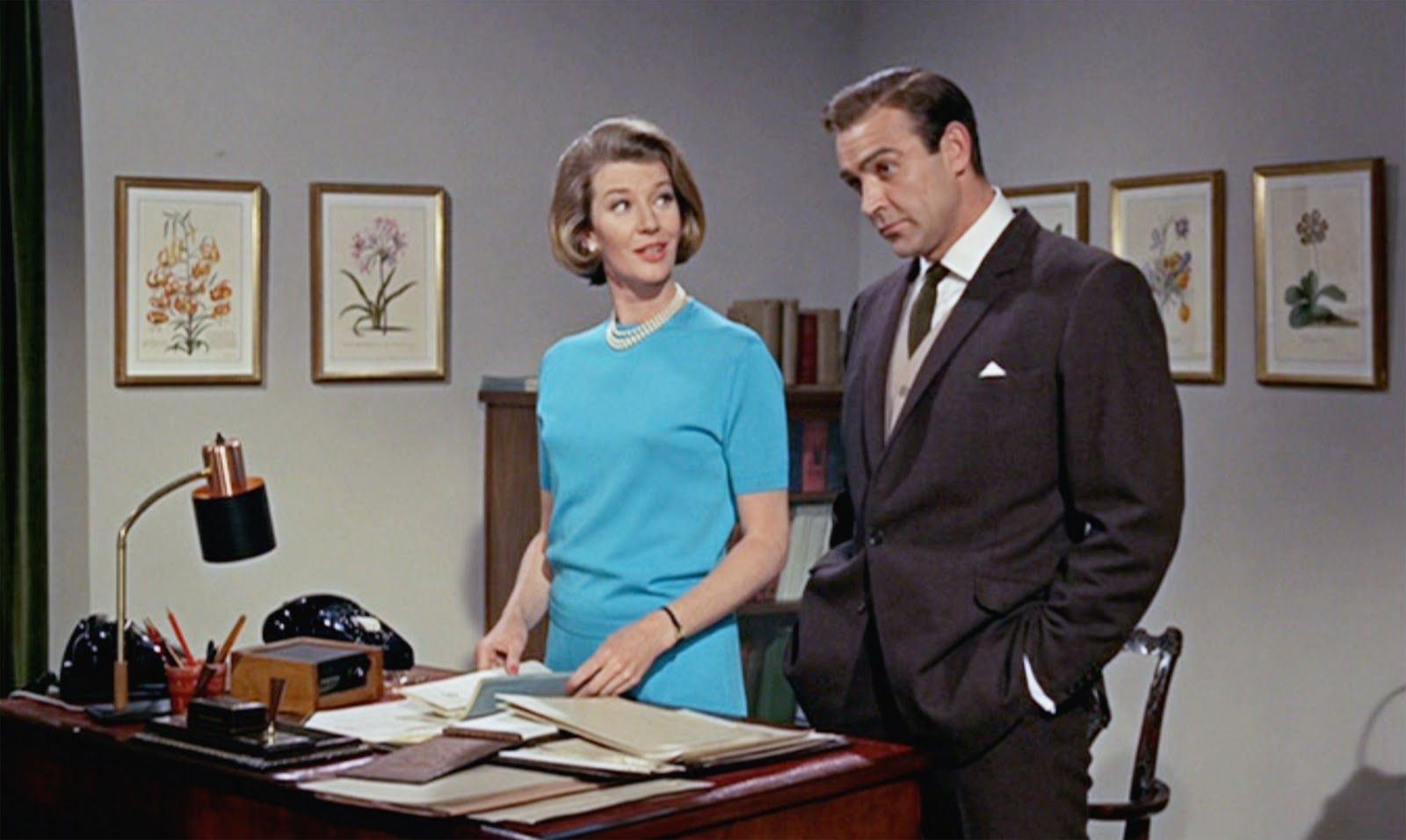 Facebook estaría desarrollando un asistente virtual - Goldfinger_043Pyxurz