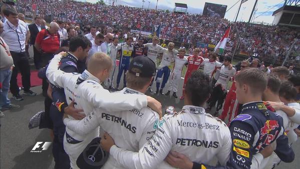 Pilotos rinden tributo a Jules Bianchi - Homenaje-Bianchi-2