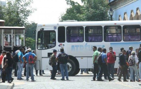 Policía Federal resguarda el IEEPO - bloqueo-en-oaxaca-sección-22