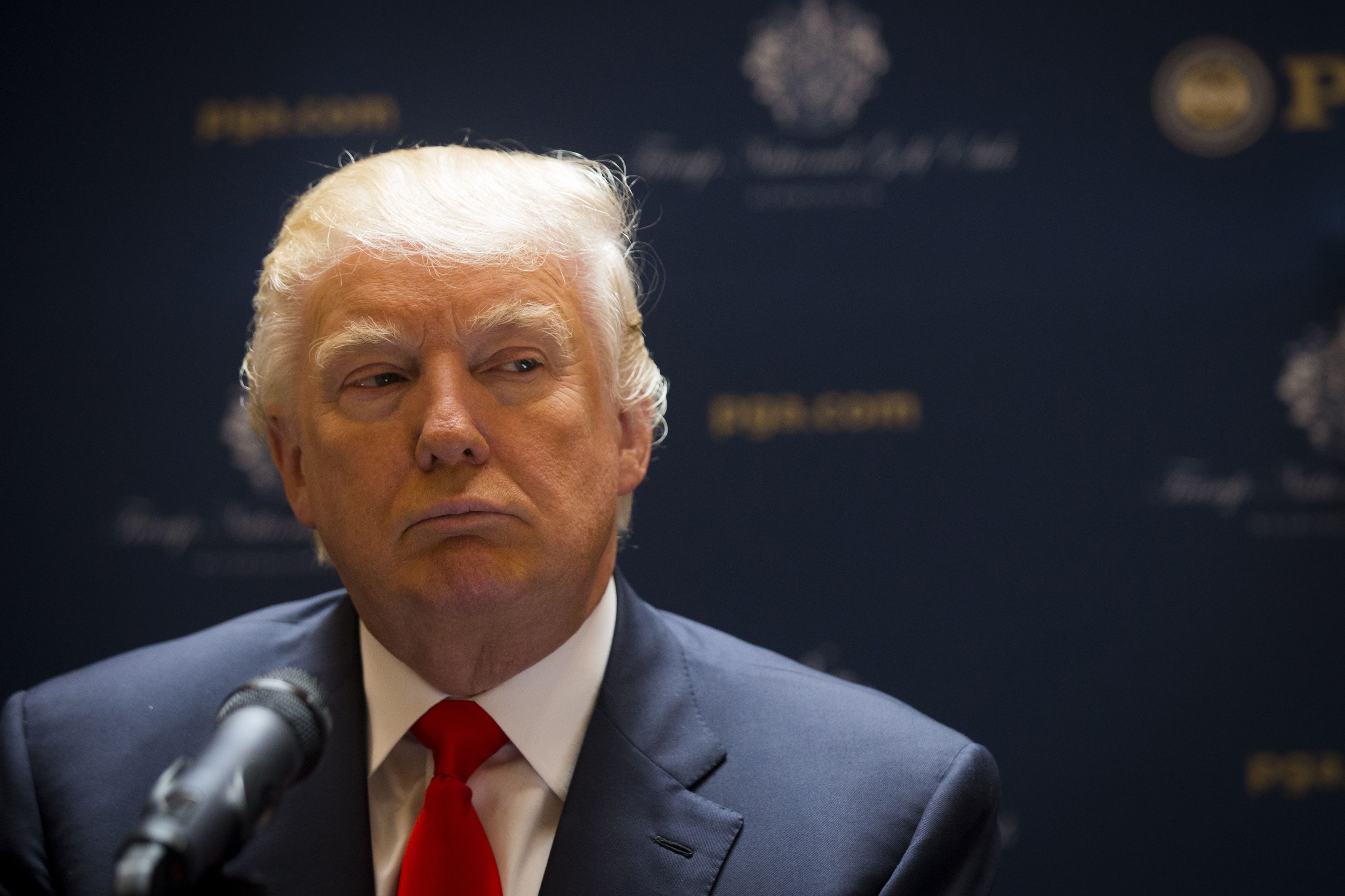 México tiene que pagar el muro porque yo lo digo: Trump - donald-trump-pensive-reuters