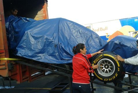 Autos de Fórmula 1 llegan a la Central de Abasto - f1-central-de-abastos