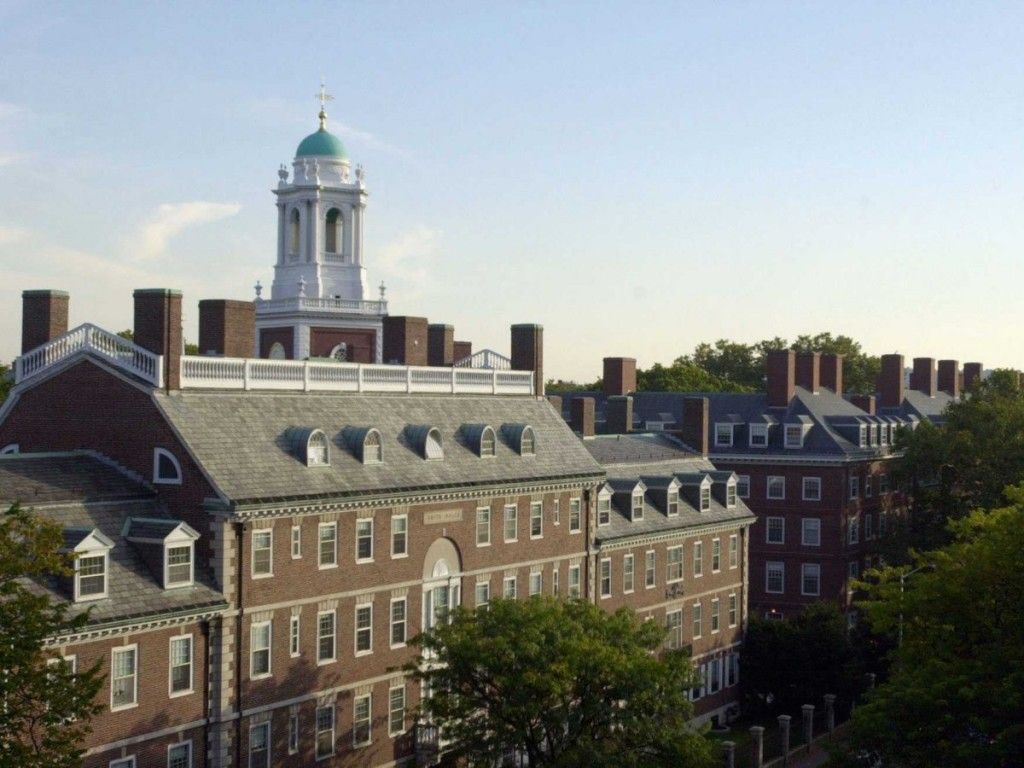 Harvard vende sus acciones de Twitter - harvard-1024x768