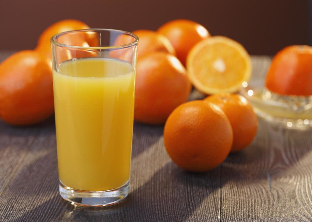 Los mejores alimentos para la resaca - jugo-naranja-1024x729