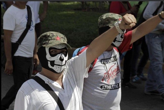 La CNTE reactiva sus protestas en 9 estados - maestros-encapuchados