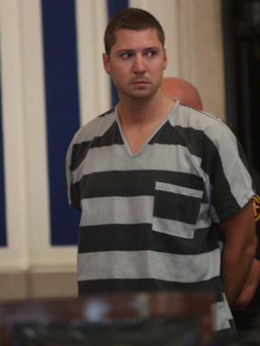 Fianza de 1 mdd para policía acusado de asesinato - tensing