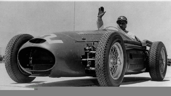 Exhuman cuerpo de Fangio por juicio de filiación - Maserati-conducida-Juan-Manual-Fangio_CLAIMA20150506_0865_28