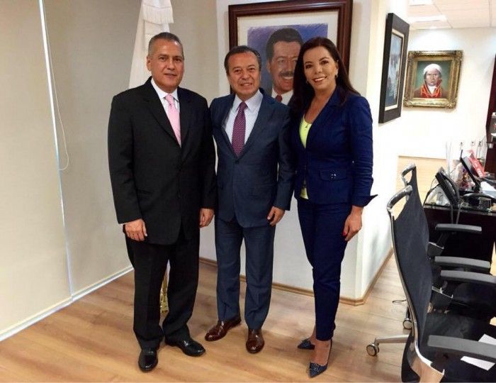 Cahuamanta tricolor - POLITICA-GOURMET-2