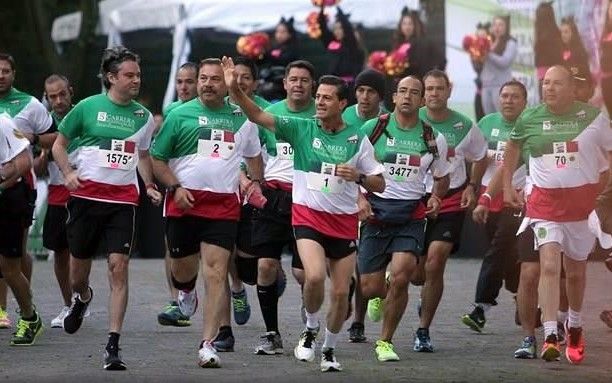EPN participa en la Quinta Carrera Molino del Rey 2015 - Peña-en-la-carrera