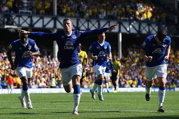 Layún anota en su debut en la Premier - Ross-Barley-Everton-Watford