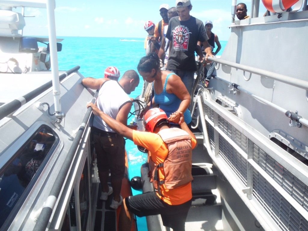 SEMAR rescata a 12 cubanos de una balsa - SEMAR_BOLETIN_094_FOTO_02-1024x768