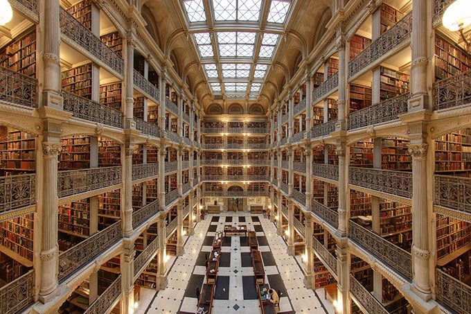Espectaculares bibliotecas del mundo - baltimore-george-peabody-library-usa-editorial-use-only-matthew-petroff-flickr-2