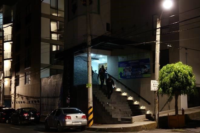 Encuentran a dos jóvenes muertos en un departamento - depa-san-angel-inn