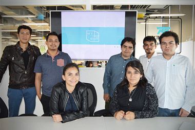 Mexicanos crean una tablet para leer en Braille - equipo-myDot-1