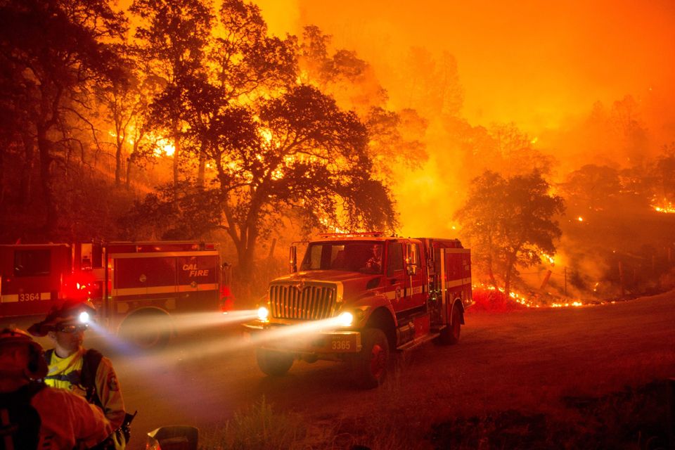 Más de 13 mil evacuados por incendios en California - incendio-california-EFE2