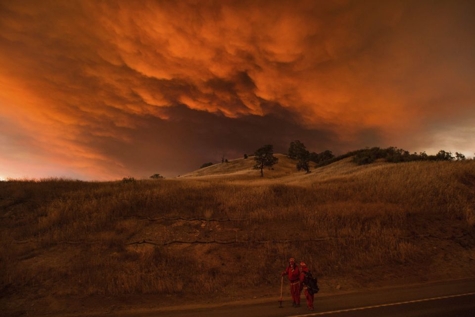 Más de 13 mil evacuados por incendios en California - incendio-california-EFE5
