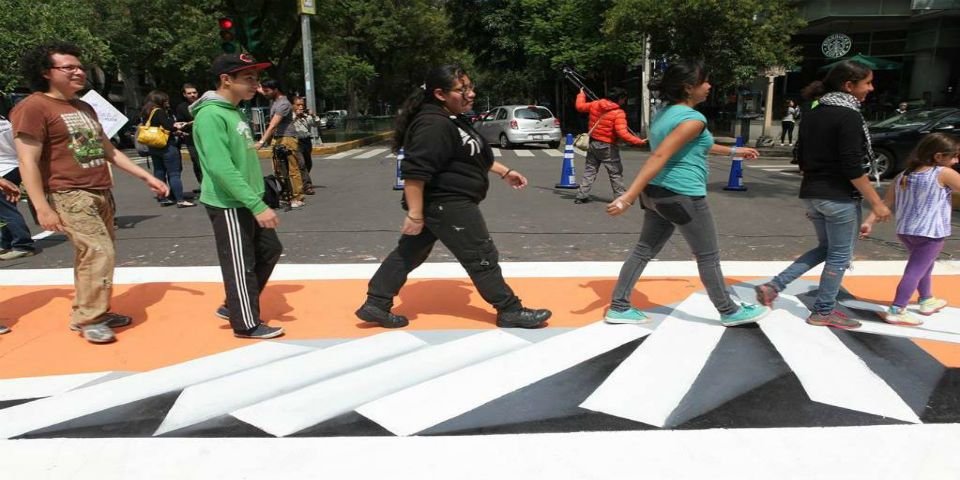 Peatones, la mitad de muertos por accidentes viales en el D.F. - peaton-and-el-universal_
